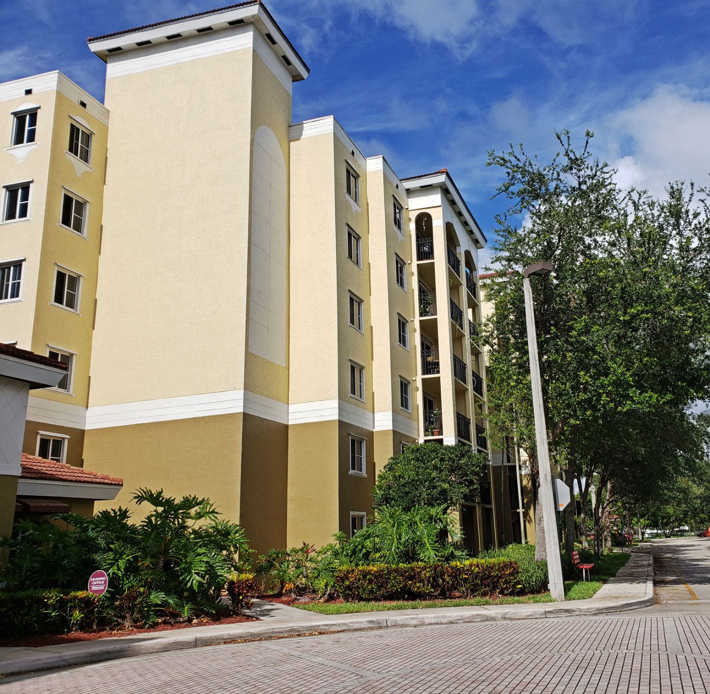 Royal American Properties Golfview Gardens Sunrise Fl